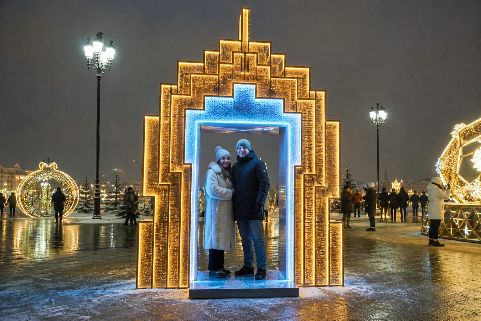 Визуализация световой арки как фотозоны на площади. Сезон 2027.