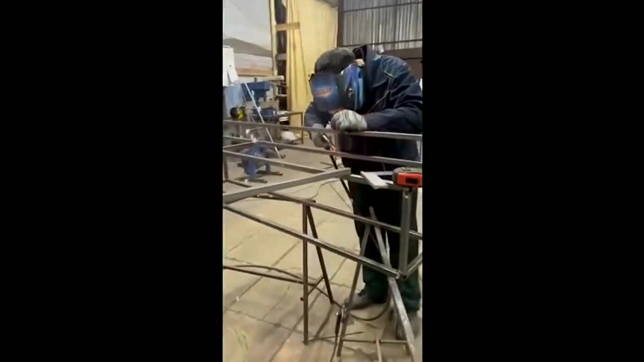 Фотозона «Шар с подвесками» для Рязани